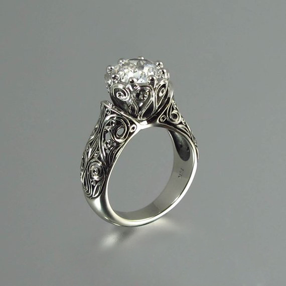 Joanna – Elegant White Zirconia Ring