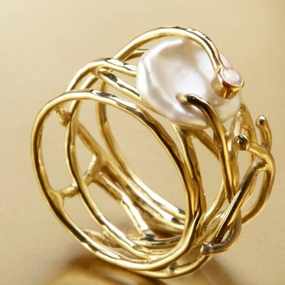 Alyssa – Vintage Thin Golden & Pearl Ring