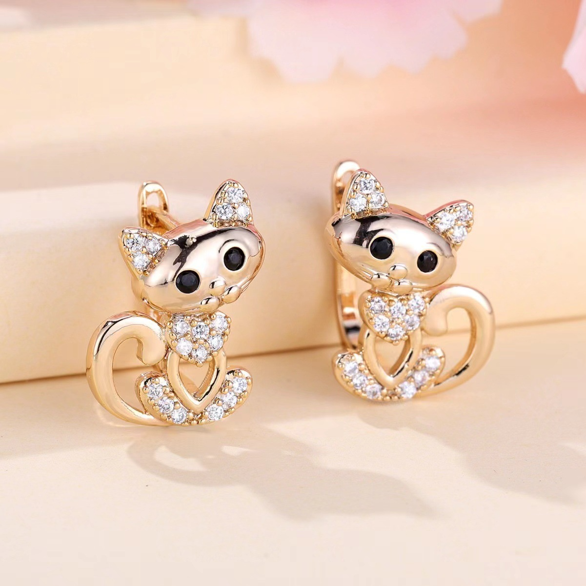 Yasmin – Elegant Zirconia Kitty Earrings