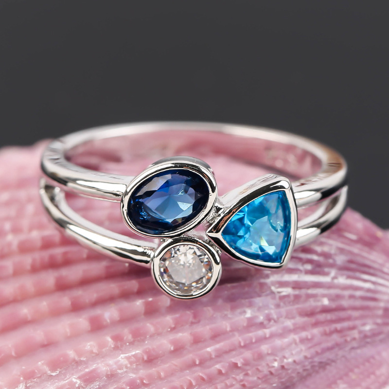 Cassidy – Vintage Blue Crystals Ring