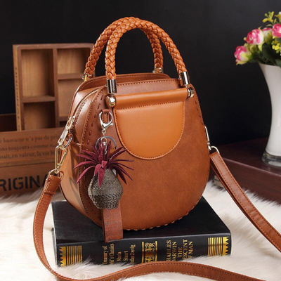 Vera - Elegant Leather Crossbody Bag