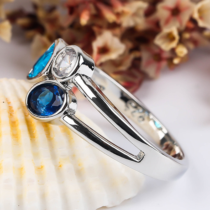 Cassidy – Vintage Blue Crystals Ring