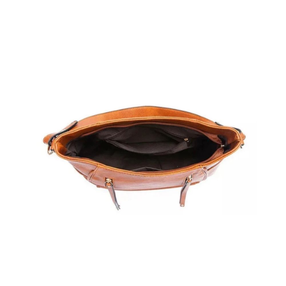 Georgia’s Timeless Elegance | Vintage Shoulder Bag