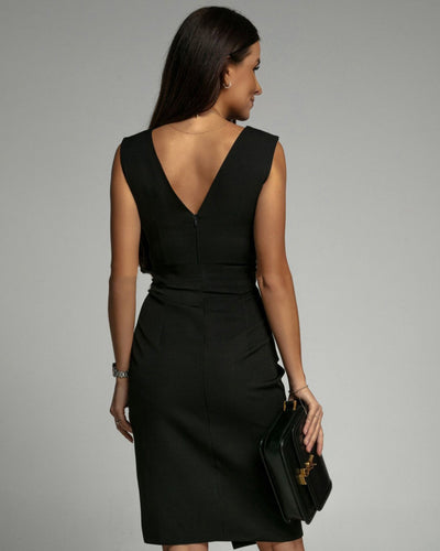 Taylor | Fitted dress with a V-neckline and slit