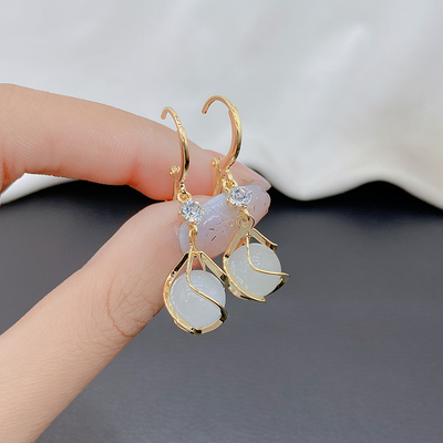 Blythe – Vintage White Opal Dangling Golden Earrings