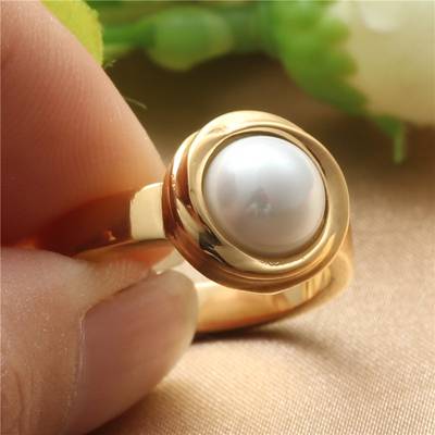 Lorelei – Elegant All Pearl Ring
