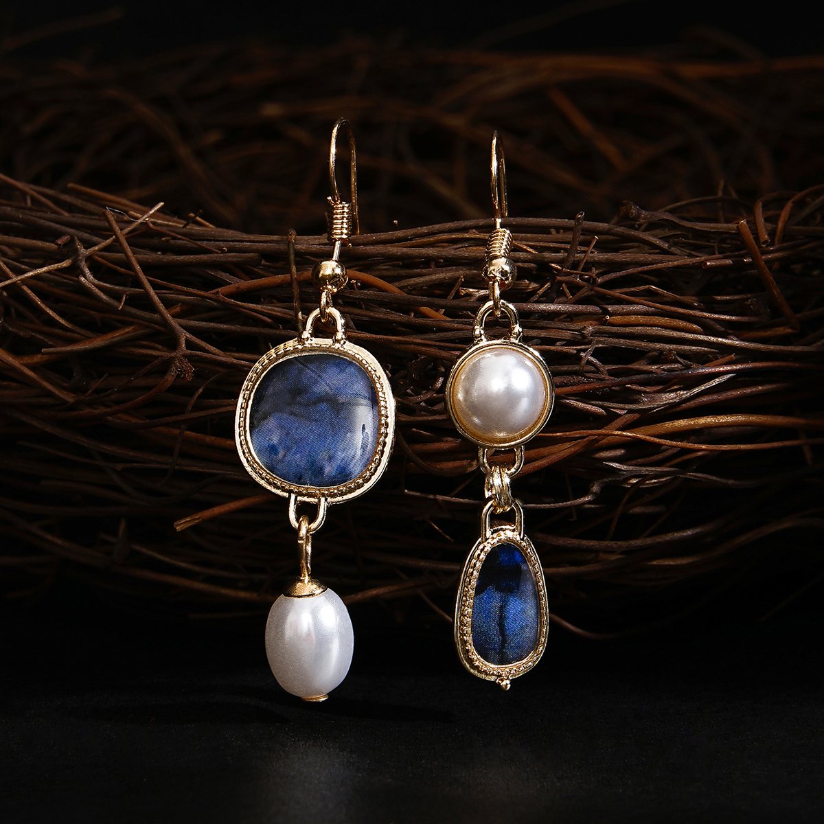 Carissa – Vintage Blue Stone Pearl Earrings