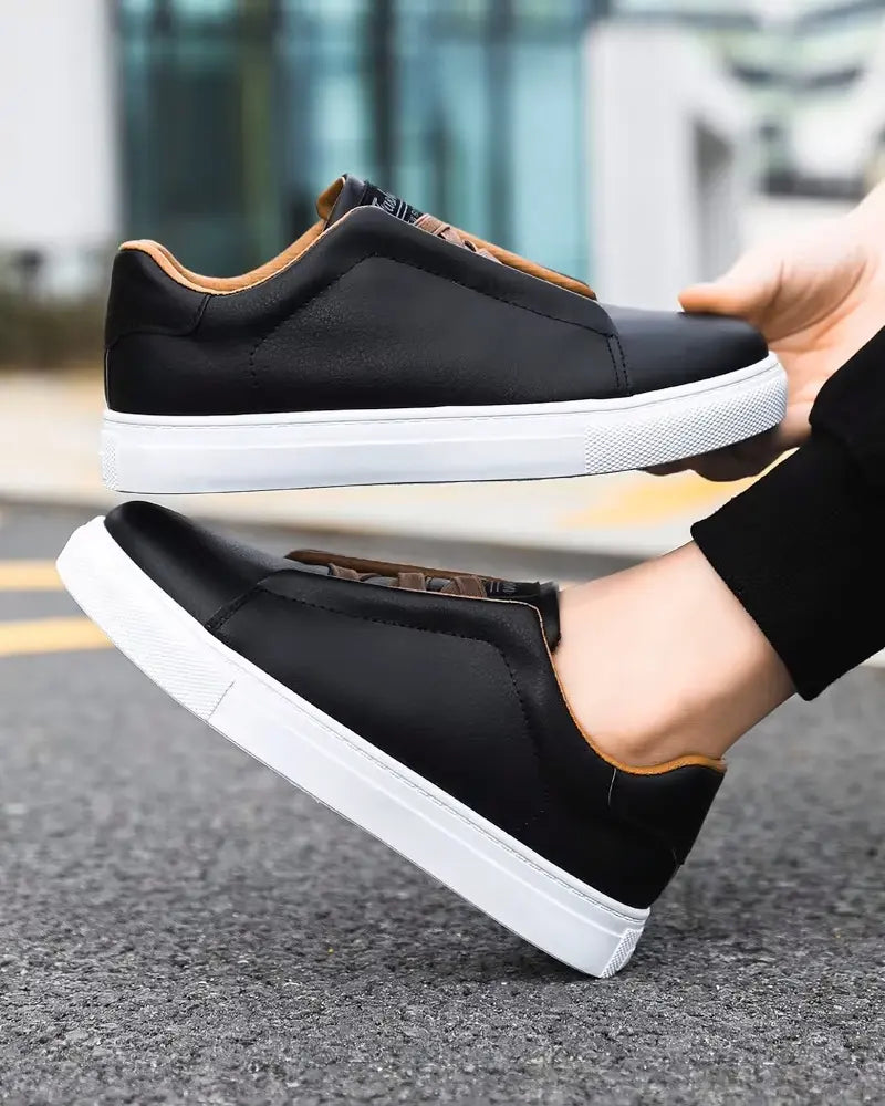 Chase - Classic Vegan Sneakers