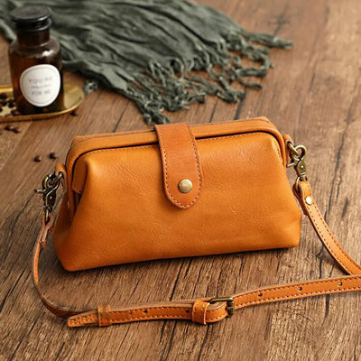 Ivy - Mini Crossbody Bag in Leather