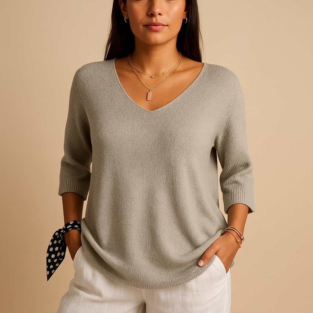 Chic Loose-Fitting Women's Top with a Contemporary Cut | Evelien