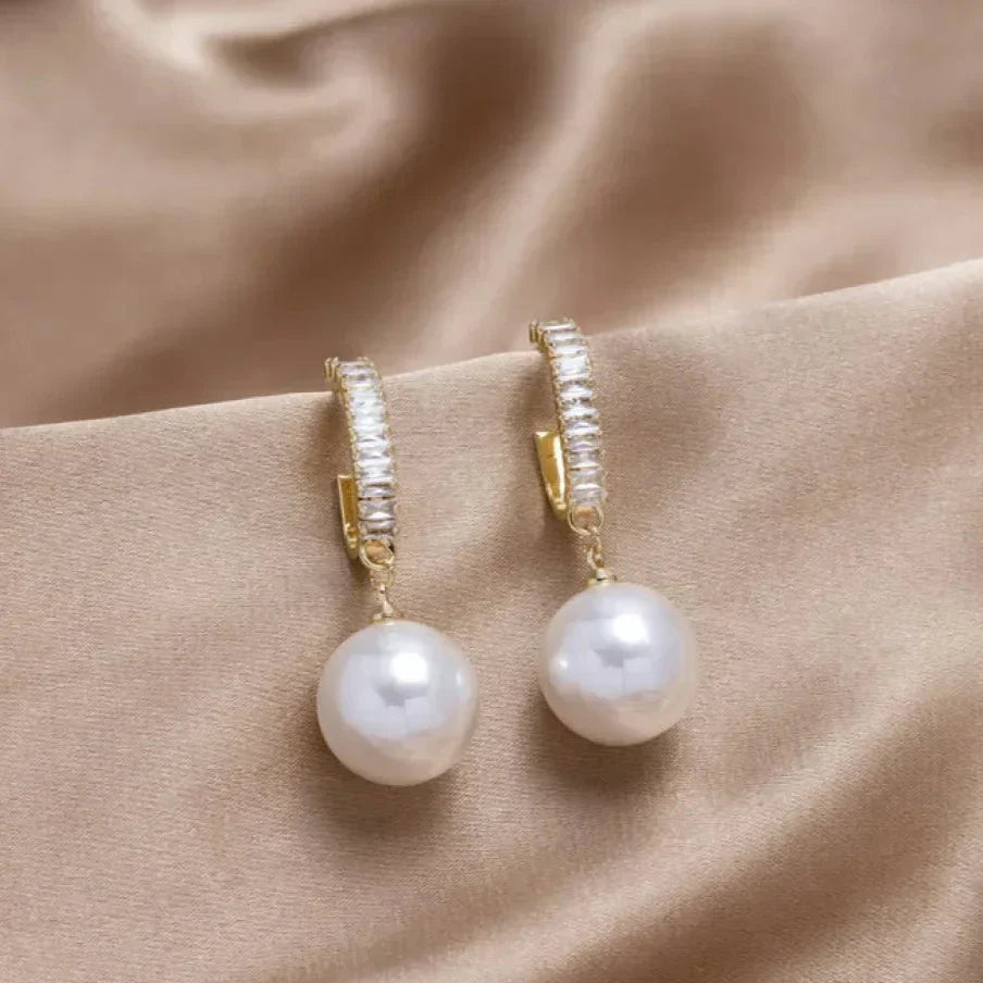 Alanna – Luxury Pearl and Zirconia Earrings