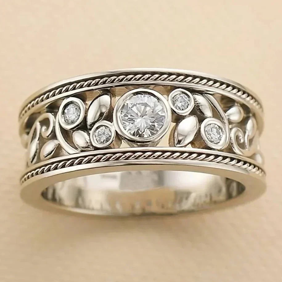 Fiona – Vintage Silver & Zirconia Ring